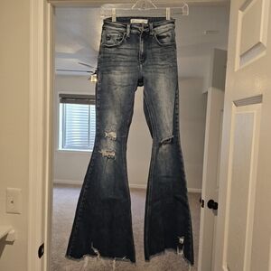 KanCan/Distressed/Flare/Size23/inseam31/Jean